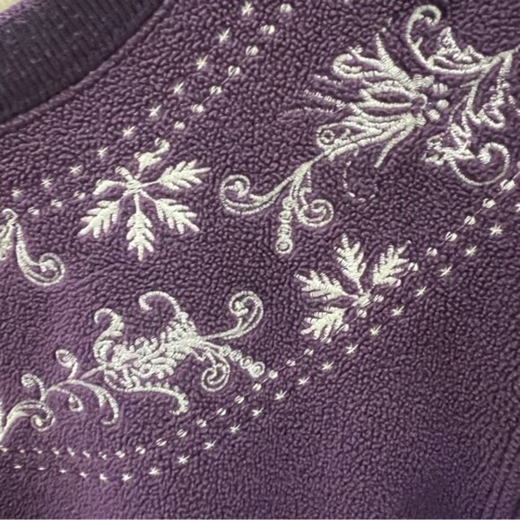 Vintage TRADITION Purple Embroidered Neckline Fleece Sweatshirt Size S (6-8) - Picture 4 of 5